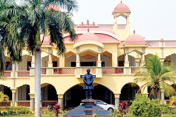 Maharaj Vijayaram Gajapathi Raj College