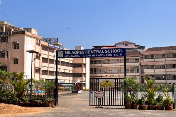 Milagres High School